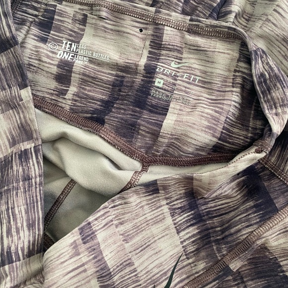 Nike gym leggings. Fits like a medium. - Picture 2 of 3